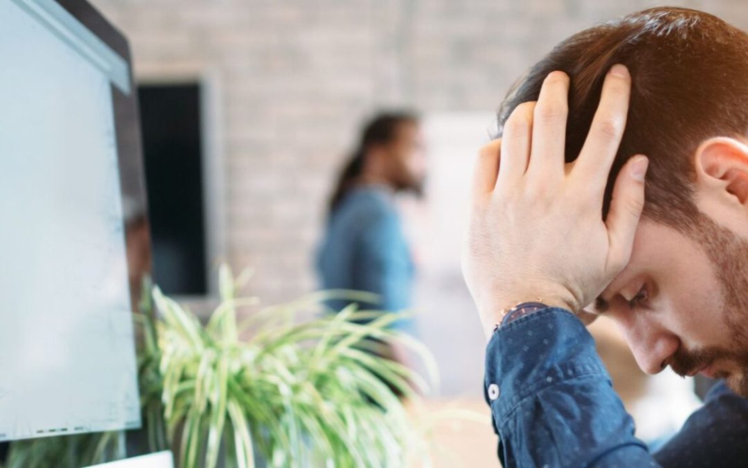 طرق مساعدة الموظفين في التغلب على الإرهاق: 5 استراتيجيات للذكاء العاطفي للقادة