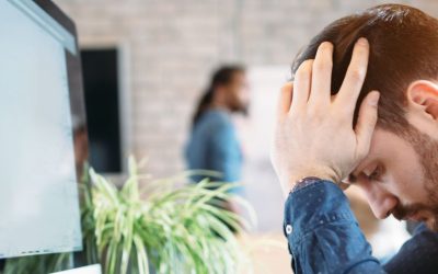 طرق مساعدة الموظفين في التغلب على الإرهاق: 5 استراتيجيات للذكاء العاطفي للقادة